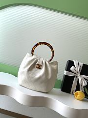 Kitlife Chanel Small Hobo Bag White Leather AS6022 18x24x12cm - 1