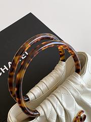 Kitlife Chanel Small Hobo Bag White Leather AS6022 18x24x12cm - 5