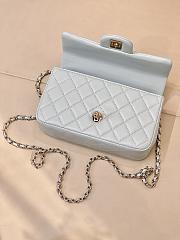 Kitlife Chanel Classic CF Mini Metal Handle Bag White 20x12x6cm  - 3
