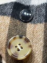 Kitlife Burberry Checked Horn Button Short Cashmere Wool Coat  - 4