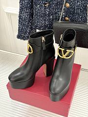 Kitlife Valentino V Metal Buckle Platform High-Heeled Ankle Boots Black - 5