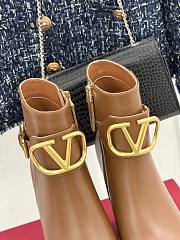 Kitlife Valentino V Metal Buckle Platform High-Heeled Ankle Boots Brown - 3