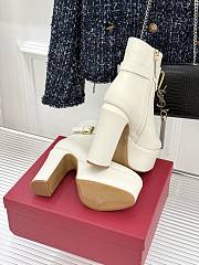 Kitlife Valentino V Metal Buckle Platform High-Heeled Ankle Boots White - 6