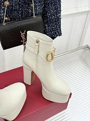 Kitlife Valentino V Metal Buckle Platform High-Heeled Ankle Boots White - 3