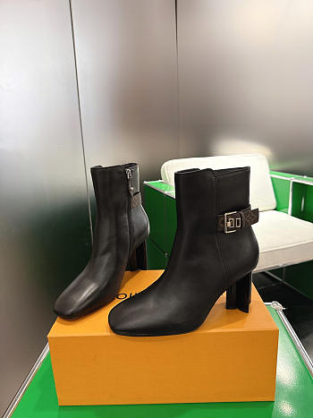 Kitlife Louis Vuitton Silhouette Ankle Boots in Black
