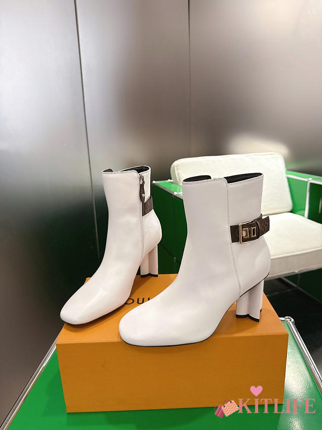 Kitlife Louis Vuitton Silhouette Ankle Boots in White - 1