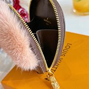 Kitlife Louis Vuitton Chestnut Keychain - 6