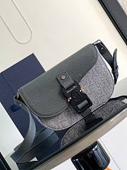 Kitlife Dior Mini Saddle Messenger Bag with Flap Grey 20x13.5x5.5cm  - 1