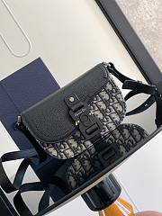 Kitlife Dior Mini Saddle Messenger Bag with Flap Beige & Black Oblique Jacquard 20x13.5x5.5cm  - 1