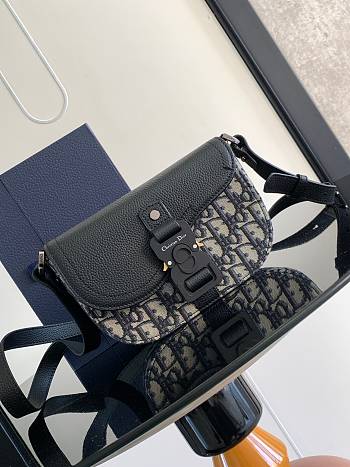 Kitlife Dior Mini Saddle Messenger Bag with Flap Beige & Black Oblique Jacquard 20x13.5x5.5cm 