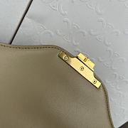 Kitlife Celine Besace Triomphe Beige Calfskin Leather Chain Bag 199273 24.5x17x4cm - 2