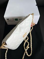 Kitlife Chanel Small Hobo Bag White 19x24x7cm - 6
