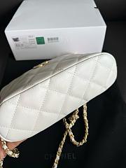 Kitlife Chanel Small Hobo Bag White 19x24x7cm - 5