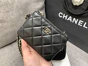 Kitlife Chanel 25ss Hollowed-out mesh Crescent Moon Bag Black 15x21.5cm - 3