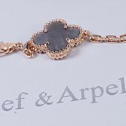 Kitlife Van Cleef & Arpels Bracelet Pink in Grey - 4