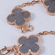Kitlife Van Cleef & Arpels Bracelet Pink in Grey - 3