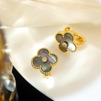 Kitlife Van Cleef & Arpels Vintage Alhambra Ring in Grey