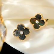 Kitlife Van Cleef & Arpels Vintage Alhambra Ring in Grey - 5