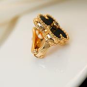 Kitlife Van Cleef & Arpels Vintage Alhambra Ring in Grey - 3