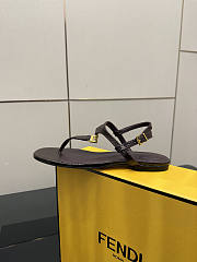 Kitlife Fendi Delfina FFold Dark Flip-flops Dark Brown Cowhide Leather  - 4