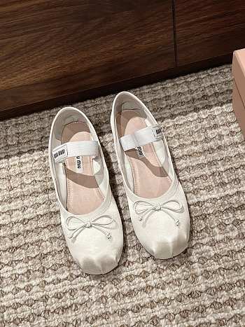 Kitlife Miu Miu Women's White Satin Ballerina Strap Flats