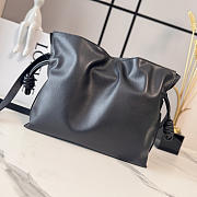 Kitlife Loewe x Albers Flamenco Medium Clutch Bag in Black & Burdundy Nappa Leather 30x24.5x10.5cm - 4