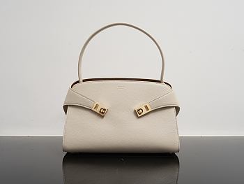 Kitlife Ferragamo Hug Soft White Leather Handbag 34x25.5x15.5cm