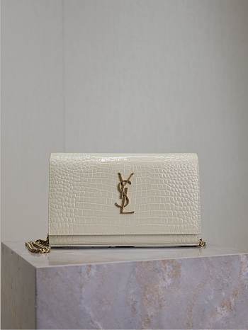 Kitlife Saint Laurent Quilted White Crocodile-embossed Leather Cassandre Chain Bag 743364 23x14x3cm 