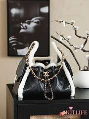 Kitlife Chanel Drawstring Handbag Black Leather & Gold Metallic AS5293 30x26x14cm - 1