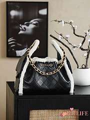 Kitlife Chanel Drawstring Handbag Black Leather & Gold Metallic AS5293 30x26x14cm - 5