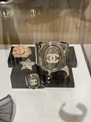 Kitlife Chanel 25S Silver Oval Mirror-Enamel Bangle with White Double C Enamel - 4