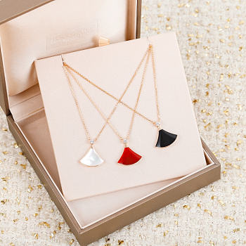 Kitlife Bvlgari Divas’ Dream Necklace Black / White / Red