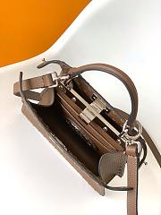 Kitlife Fendi Peekaboo ISeeU Small Bag Brown 20x11x15cm - 4