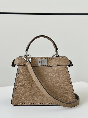 Kitlife Fendi Peekaboo ISeeU Small Bag Beige 20x11x15cm 