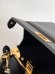 Kitlife Fendi Peekaboo ISeeU Small Bag Black 20x11x15cm  - 2