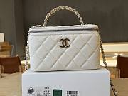 Kitlife Chanel Long Vanity With Chain White Grained Calfskin, Imitation Pearl A96182 9.5x17x8cm  - 1