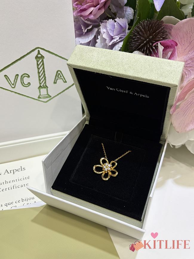 Kitlife Van Cleef & Arpels Gold Floral Necklace - 1