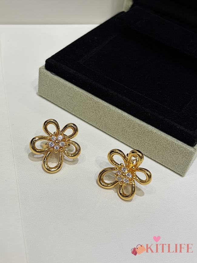 Kitlife Van Cleef & Arpels Gold Floral Earrings - 1