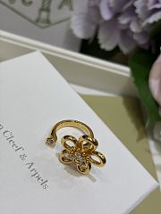 Kitlife Van Cleef & Arpels Gold Floral Ring - 6