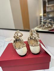 Kitlife Valentino Garavani Rockstud White Patent Leather Ballet Flats  - 2