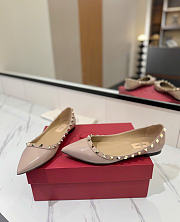 Kitlife Valentino Garavani Beige Patent Rockstud Ballet Flats - 6