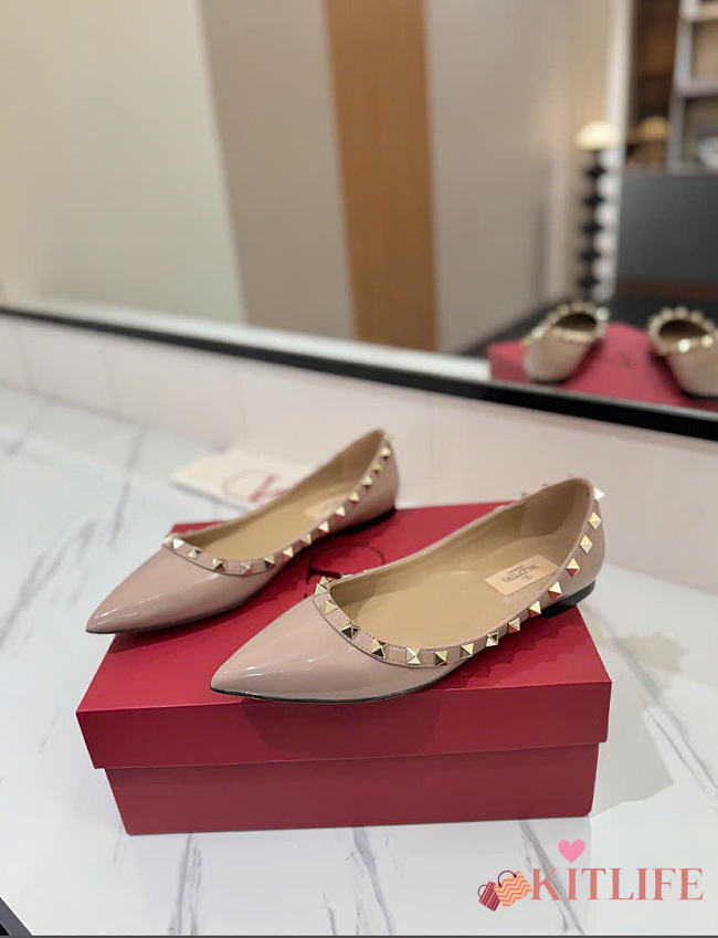 Kitlife Valentino Garavani Beige Patent Rockstud Ballet Flats - 1