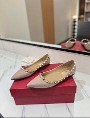 Kitlife Valentino Garavani Beige Patent Rockstud Ballet Flats - 1
