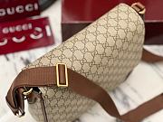 Kitlife Gucci GG Emblem Medium Crossbody Bag Beige 821154 29×23×7.5cm - 5