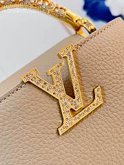 Kitlife Louis Vuitton Capucines Mini Bag Taupe M14177 21x13x8cm - 2