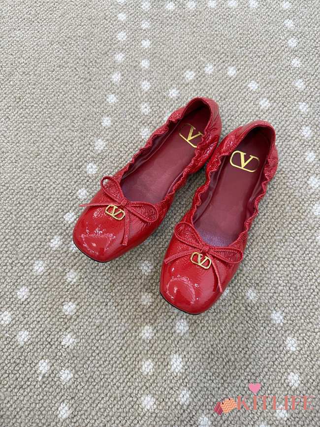 Kitlife Valentino Vlogo Signature Red Patent Leather Ballerina Shoes  - 1