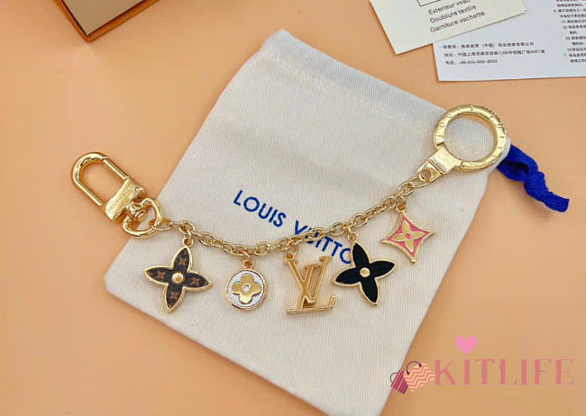 Kitlife Louis Vuitton Sing Street Key Chain M68999  - 1