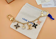 Kitlife Louis Vuitton Sing Street Key Chain M68999  - 1