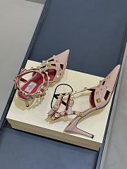 Kitlife Valentino Garavani Studdy Kidskin Pumps Beige - 3