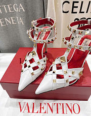 Kitlife Valentino Garavani Studdy Kidskin Pumps White - 2